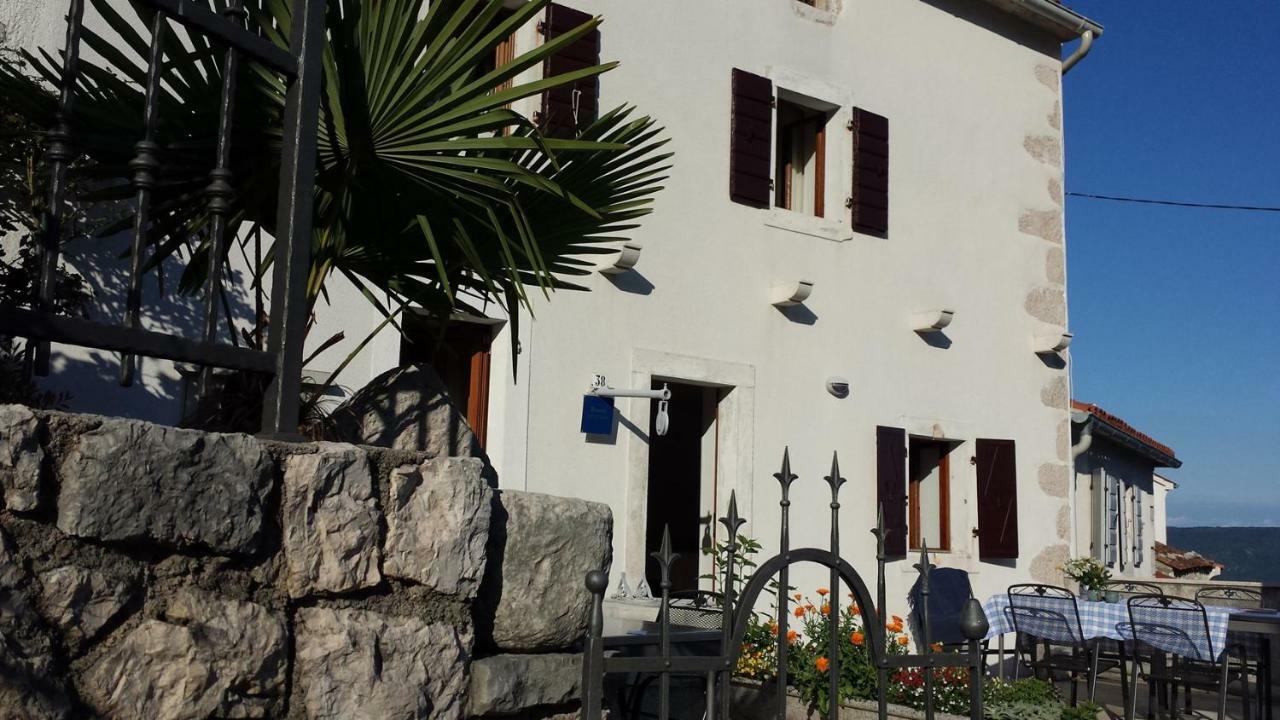 Apartment Vedran - Brsec Old Town Exterior photo